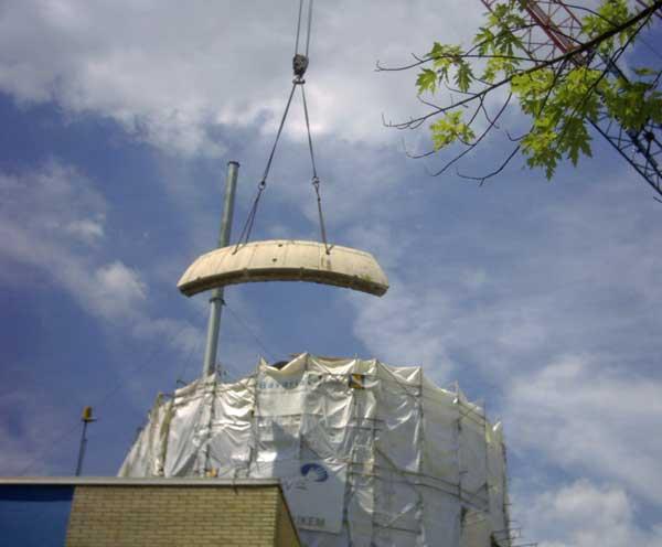 Rückbau der Reaktorkuppel des Kernkraftwerks Kahl am Main 